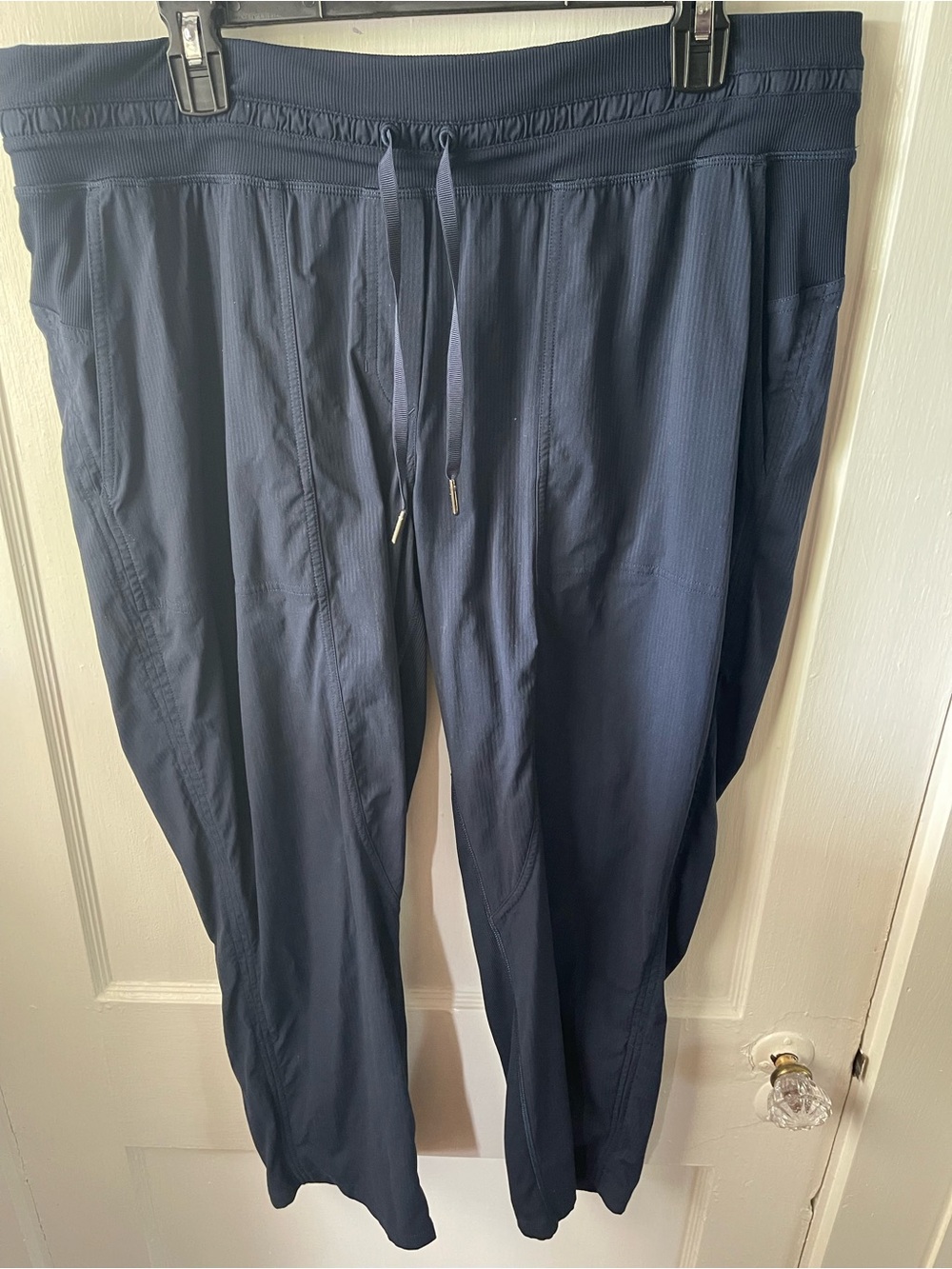 Women’s lululemon Navy Drawstring Performance Pants, great condition